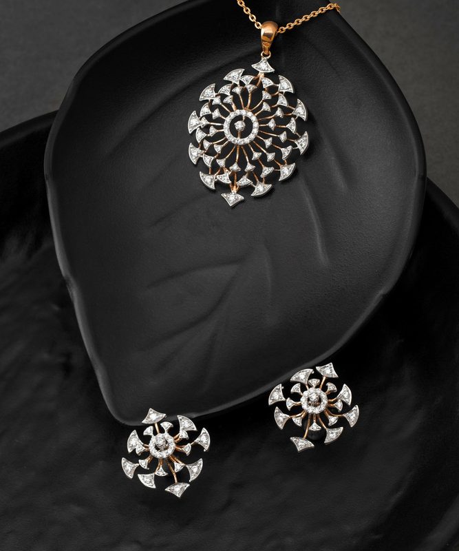 Diamond Pinwheel Pendant Set — Ramanand Jewellers, Jaipur